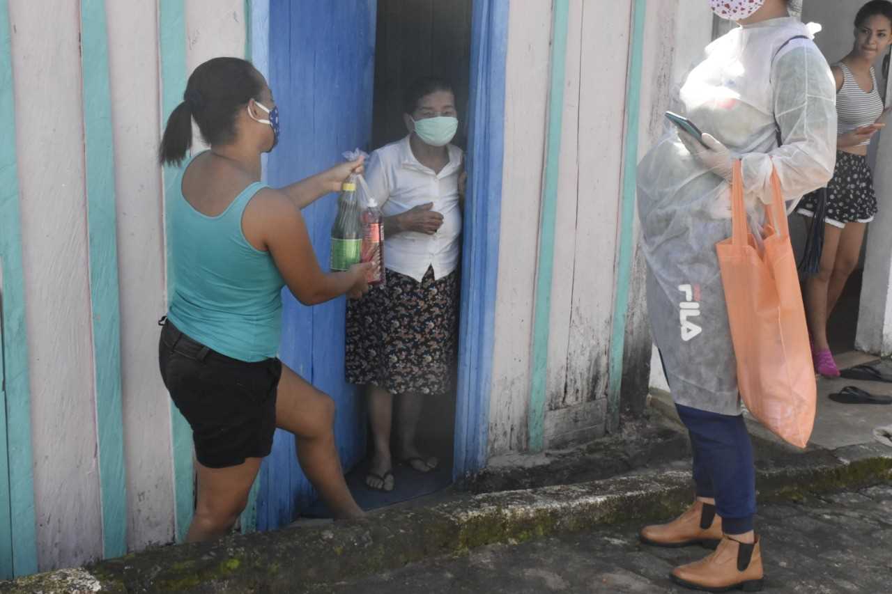 Camacã: Equipe da Secretaria de Assistência Social entrega cesta básica em Novo Itamaraty e Zona Rural